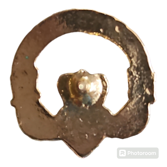 Gold Plated Claddagh Tie/Lapel Pin - Picture 2 of 4